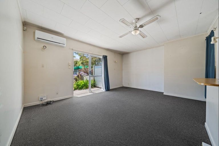 Photo of property in 81 Awanui Street, Merrilands, New Plymouth, 4312