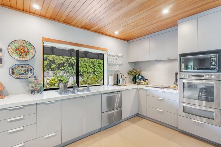 Photo of property in 5 Basilton Close, Bucklands Beach, Auckland, 2012