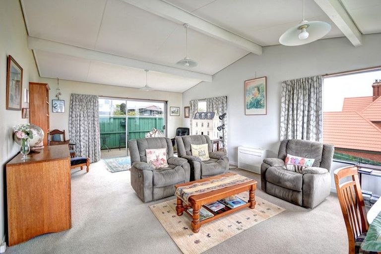 Photo of property in 14 Winston Place, Kew, Dunedin, 9012