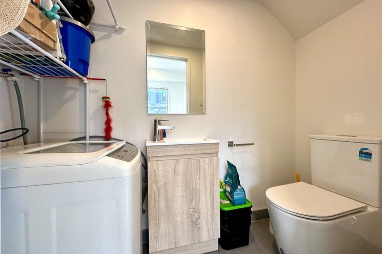 Photo of property in 3 Morihana Close, Glen Eden, 0602