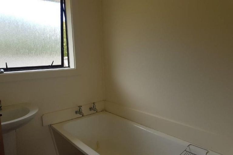 Photo of property in 67 Englefield Road, Northwood, Christchurch, 8051