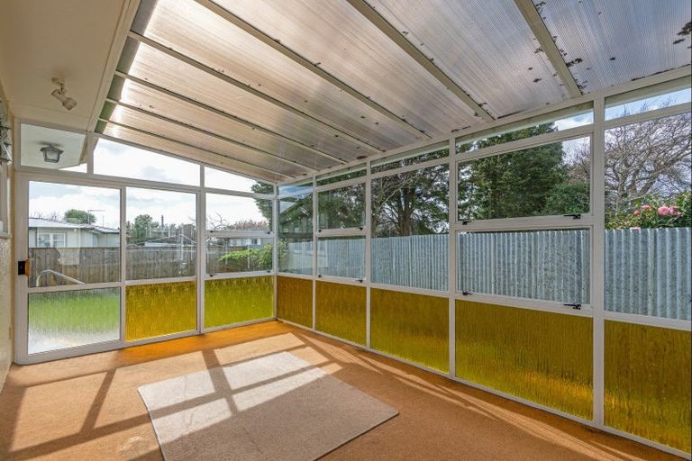 Photo of property in 8 Lowestoft Place, West End, Palmerston North, 4412