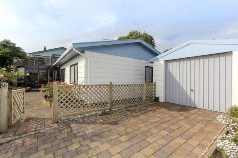 Photo of property in 68 Waiwaka Terrace, Strandon, New Plymouth, 4312