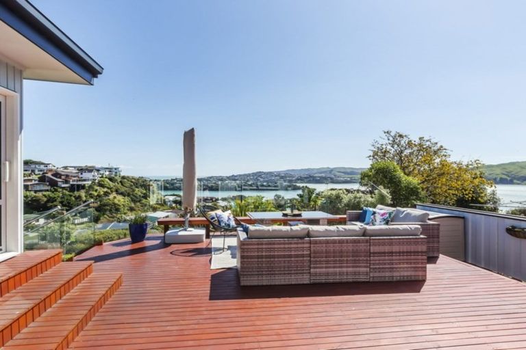 Photo of property in 5 Compass Way, Whitby, Porirua, 5024