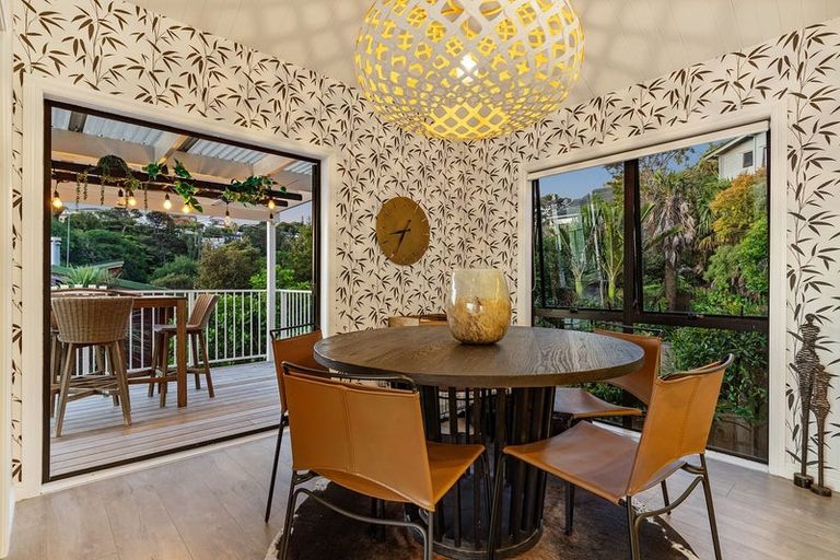 Photo of property in 5 Poaka Place, Beach Haven, Auckland, 0626