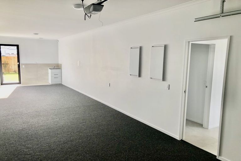 Photo of property in 34 Cambie Avenue, Red Beach, 0932