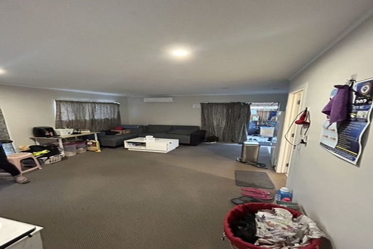 Photo of property in 2 Cranberry Place, Bucklands Beach, Auckland, 2012