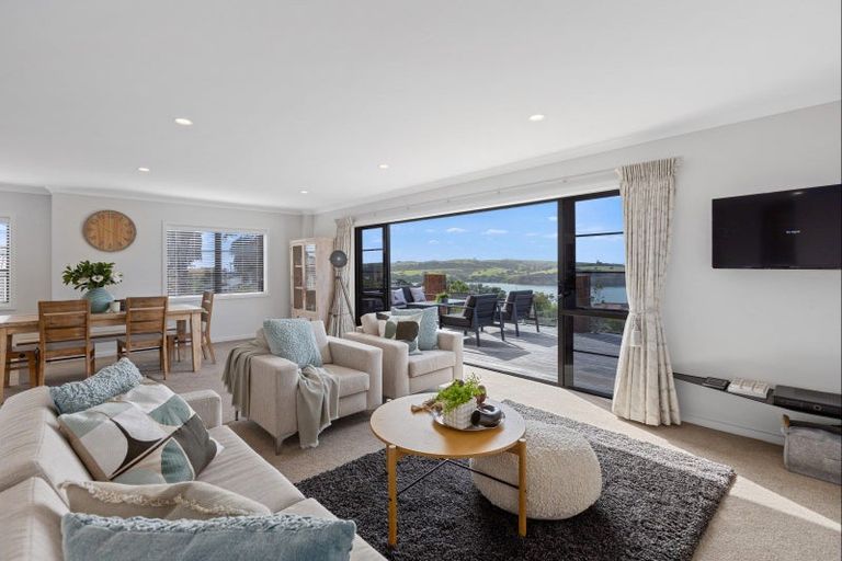 Photo of property in 28 Island View Drive, Gulf Harbour, Whangaparaoa, 0930
