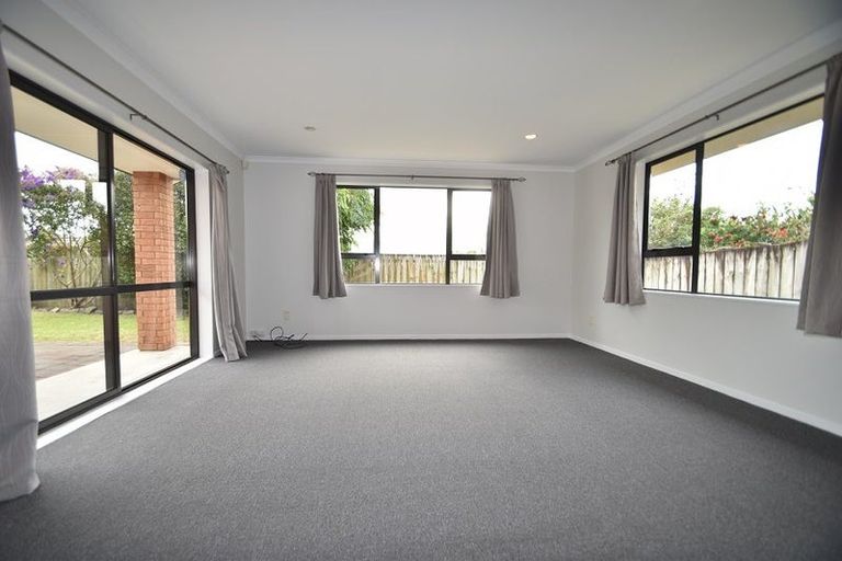 Photo of property in 10 Killeen Place, Flat Bush, Auckland, 2019