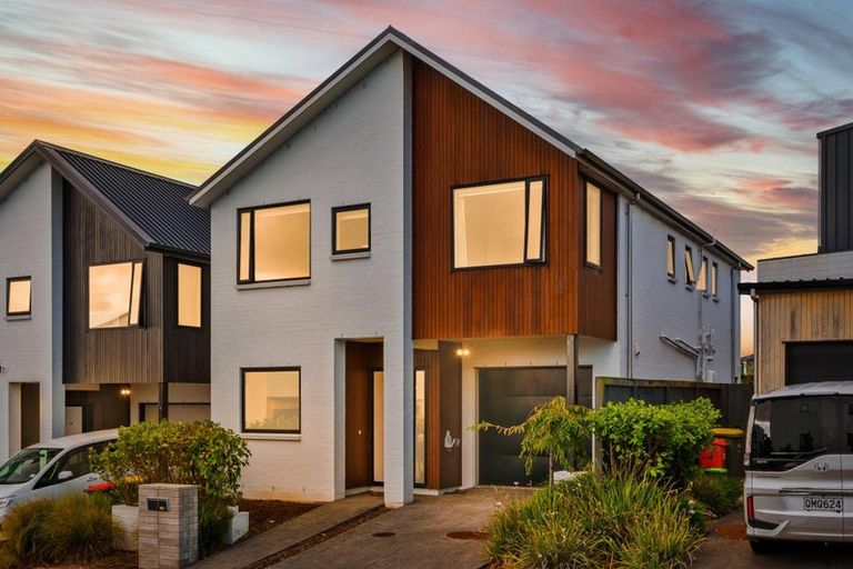 Photo of property in 3 Frances Bryers Road, Hobsonville, Auckland, 0616