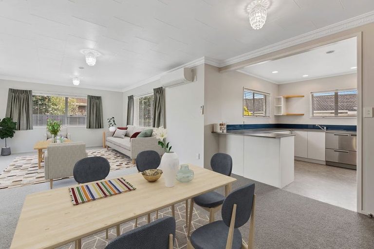 Photo of property in 2/10 Nursery Place, Westown, New Plymouth, 4310