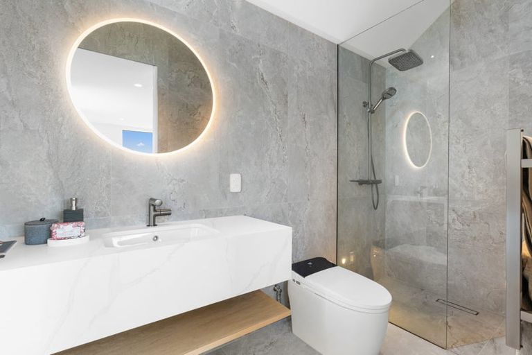 Photo of property in 146a Straven Road, Fendalton, Christchurch, 8014