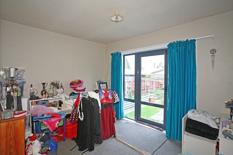 Photo of property in 15 Dunluce Place, Hornby, Christchurch, 8042