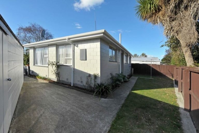Photo of property in 2/9 Peckham Lane, Woolston, Christchurch, 8062
