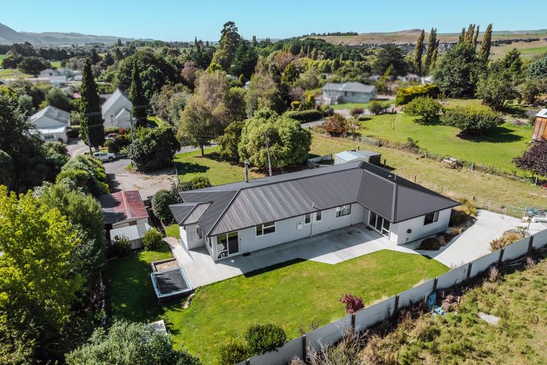 Photo of property in 16 Rees Street, Duntroon, Oamaru, 9494