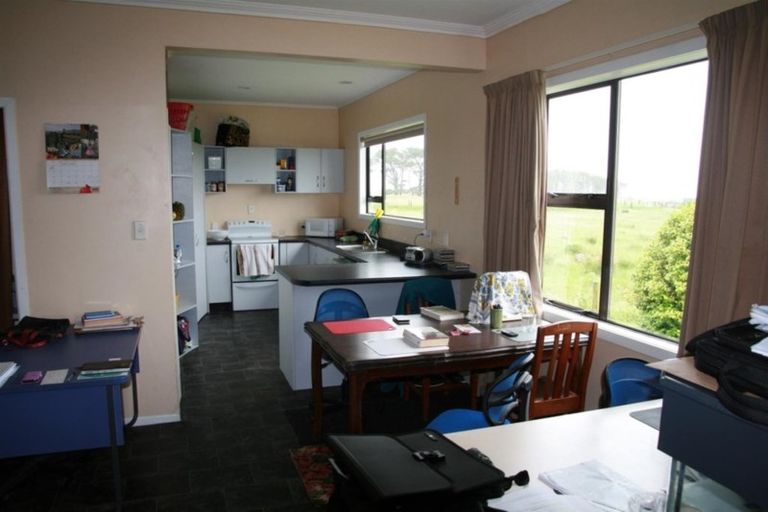 Photo of property in 590 Arawhata Road, Opunake, 4681