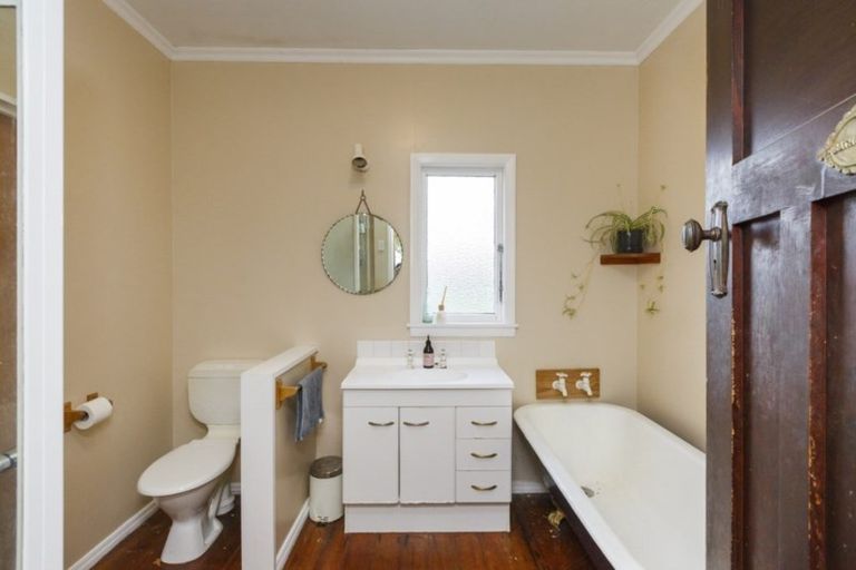 Photo of property in 14 Douglas Street, West End, Palmerston North, 4412