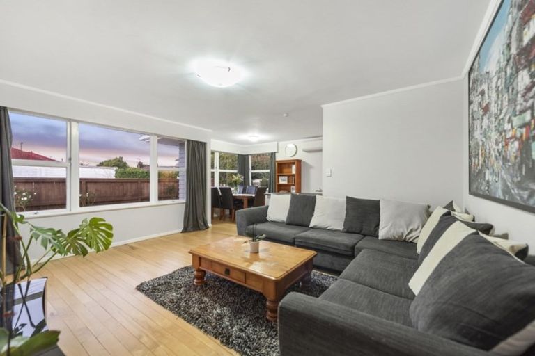 Photo of property in 18 Braid Road, St Andrews, Hamilton, 3200