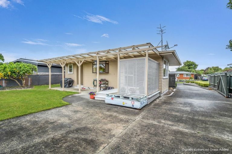 Photo of property in 9 Mokau Place, Terrace End, Palmerston North, 4410