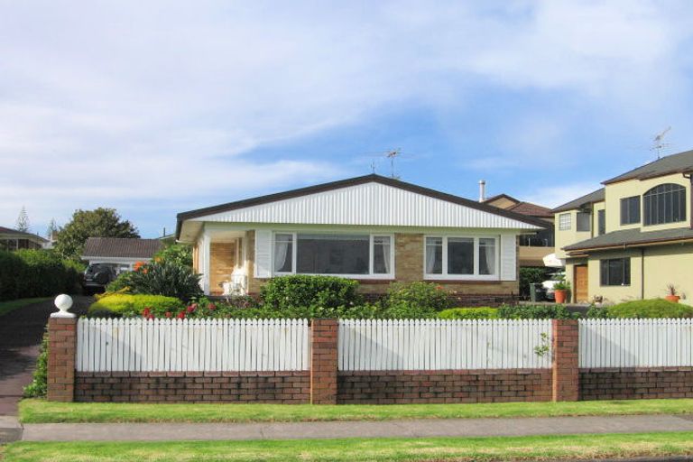Photo of property in 2/13 The Parade, Bucklands Beach, Auckland, 2012