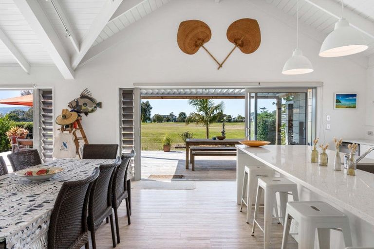 Photo of property in 132 Kiwi Road, Whangamata, 3620