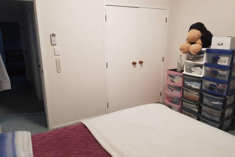 Photo of property in 1/106 Prince Regent Drive, Half Moon Bay, Auckland, 2012