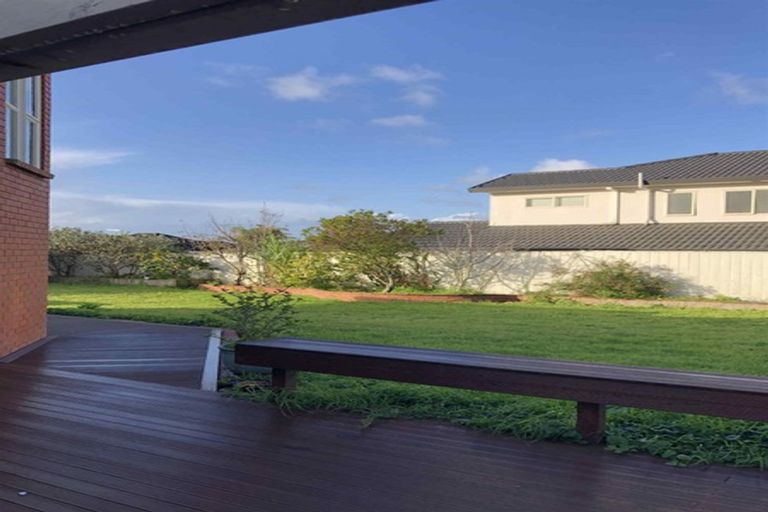 Photo of property in 13 Belcoo Crescent, East Tamaki, Auckland, 2013