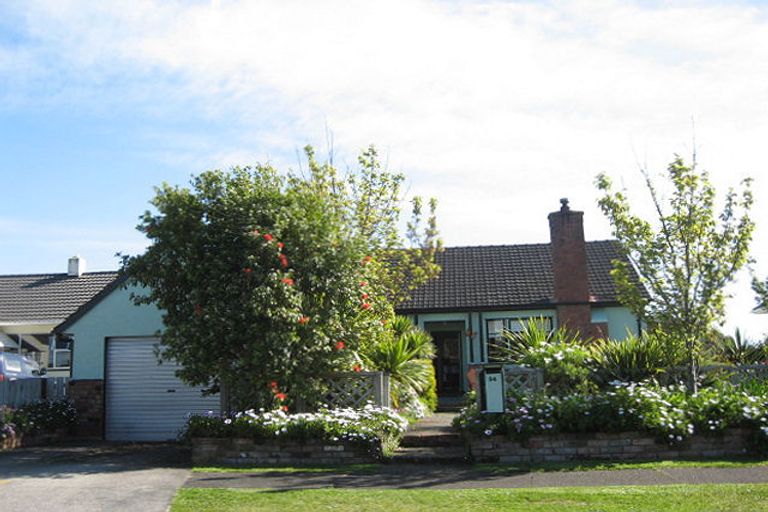 Photo of property in 54 Somerset Street, Brooklands, New Plymouth, 4310