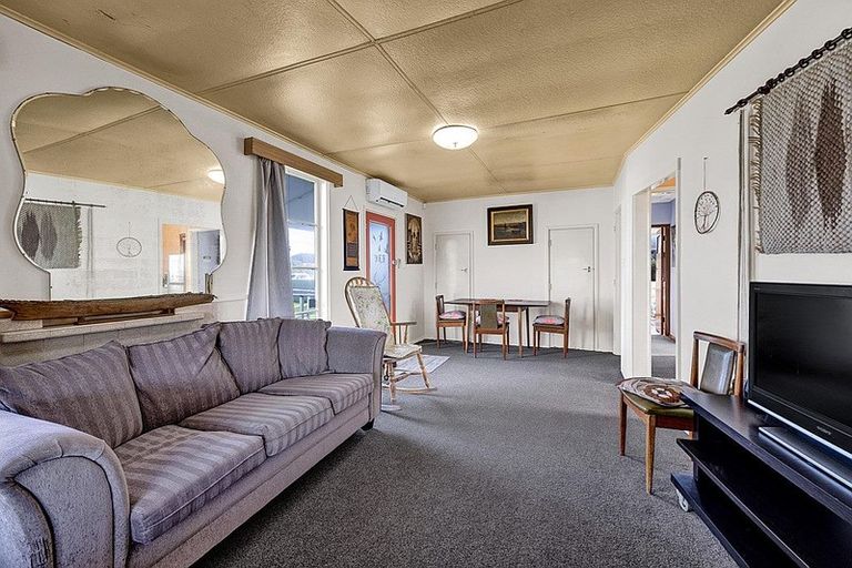 Photo of property in 4 Elizabeth Street, Patea, 4520