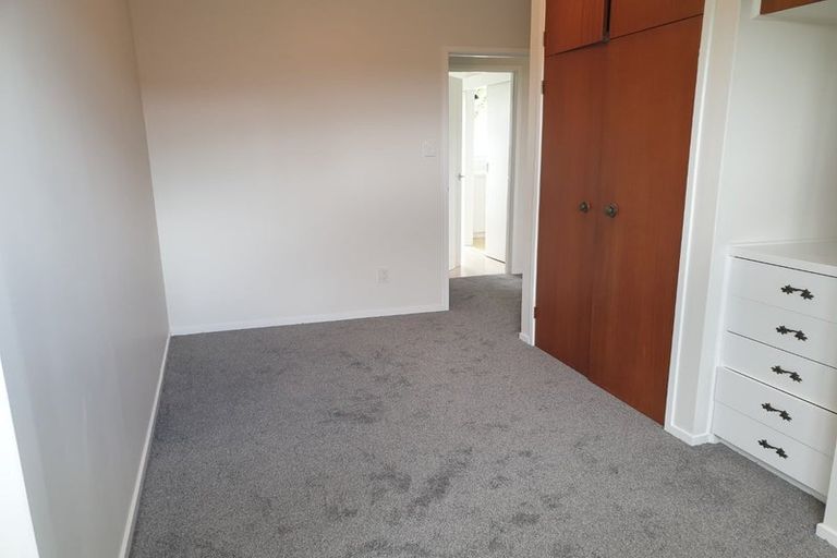 Photo of property in 32 Juniper Road, Sunnynook, Auckland, 0620