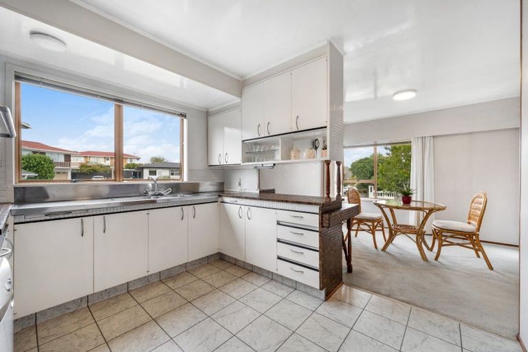 Photo of property in 16 Tercel Place, Sunnyhills, Auckland, 2010