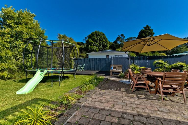 Photo of property in 38 Woodside Road, Massey, Auckland, 0614