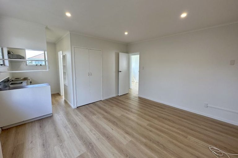 Photo of property in 2/39 Littlejohn Street, Hillsborough, Auckland, 1042