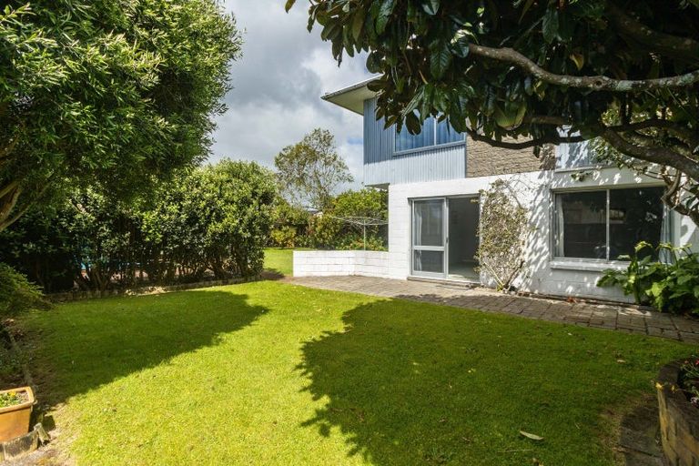 Photo of property in 13 Julian Place, Westown, New Plymouth, 4310