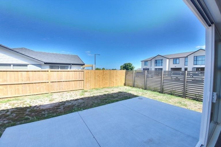 Photo of property in 10 Kapia Drive, Takanini, 2112