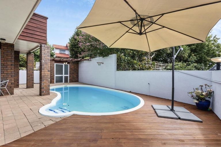 Photo of property in 8 Burn-murdoch Street, St Andrews, Hamilton, 3200