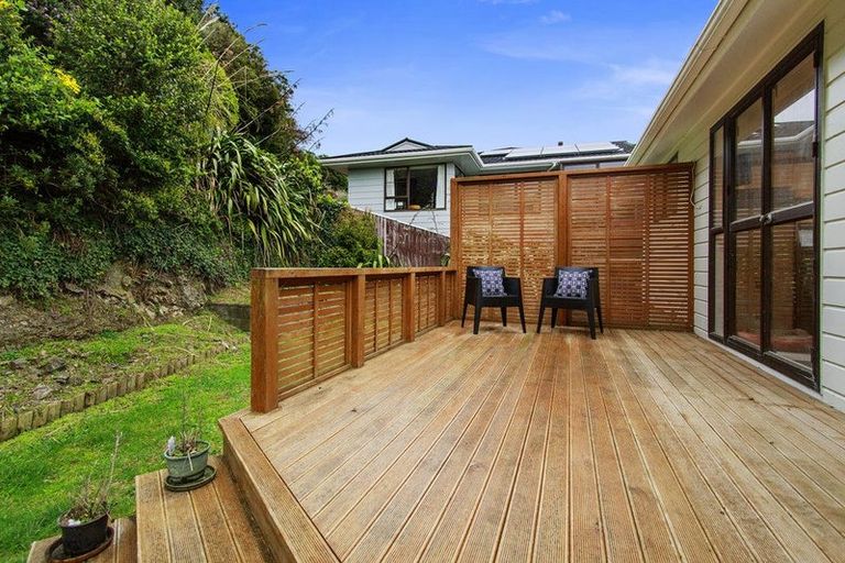 Photo of property in 49 Woodman Drive, Tawa, Wellington, 5028