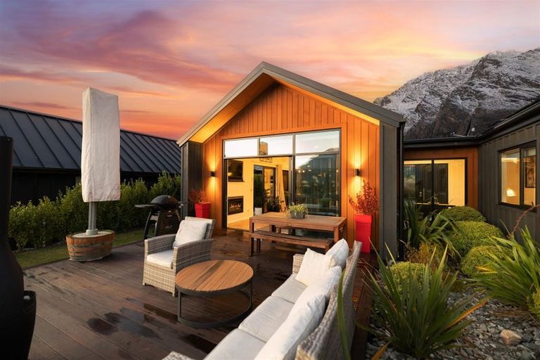 Photo of property in 3 Polperro Court, Jacks Point, Queenstown, 9371