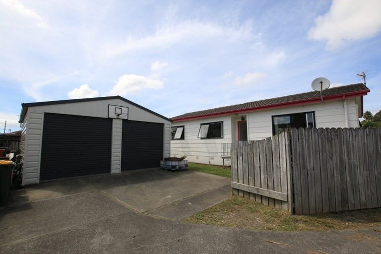 Photo of property in 1/7 Barbados Drive, Unsworth Heights, Auckland, 0632