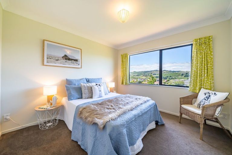 Photo of property in 2/167 Westchester Drive, Churton Park, Wellington, 6037