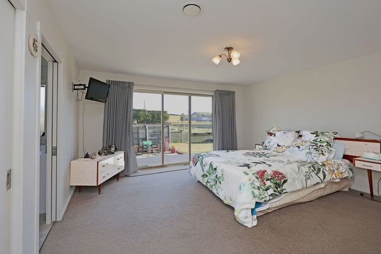 Photo of property in 70 Airedale Road, Weston, Oamaru, 9492