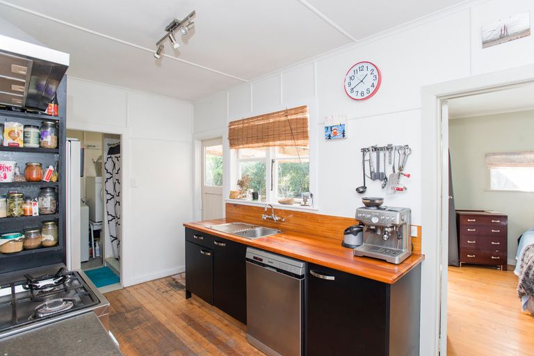 Photo of property in 79 Awapuni Road, Awapuni, Gisborne, 4010