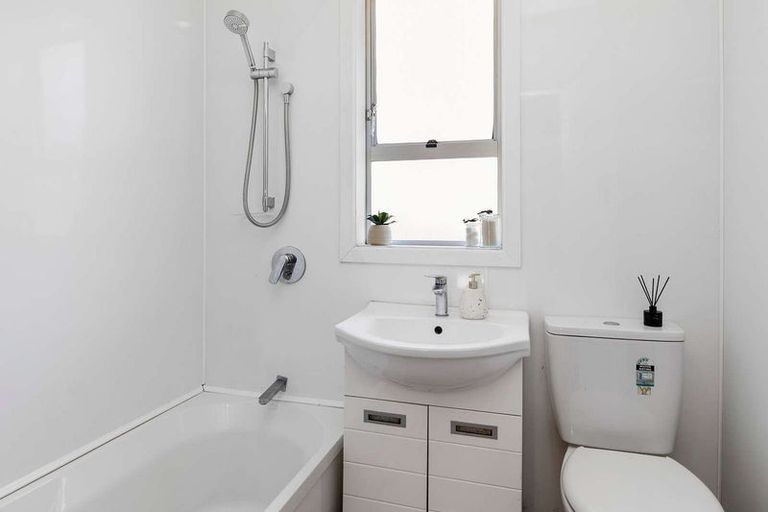 Photo of property in 140 Main Road, Wainuiomata, Lower Hutt, 5014