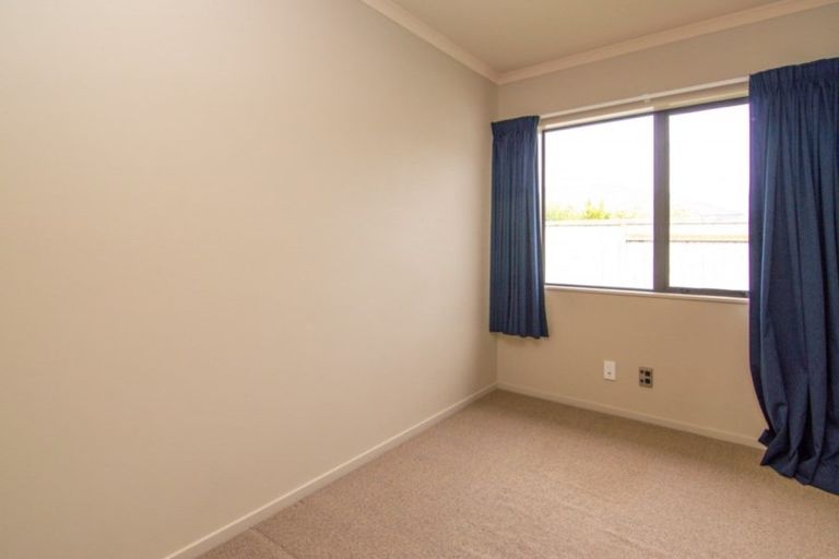 Photo of property in 4 Johnstone Drive, Fitzherbert, Palmerston North, 4410