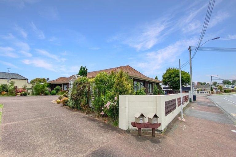 Photo of property in 68 Donovan Street, Blockhouse Bay, Auckland, 0600