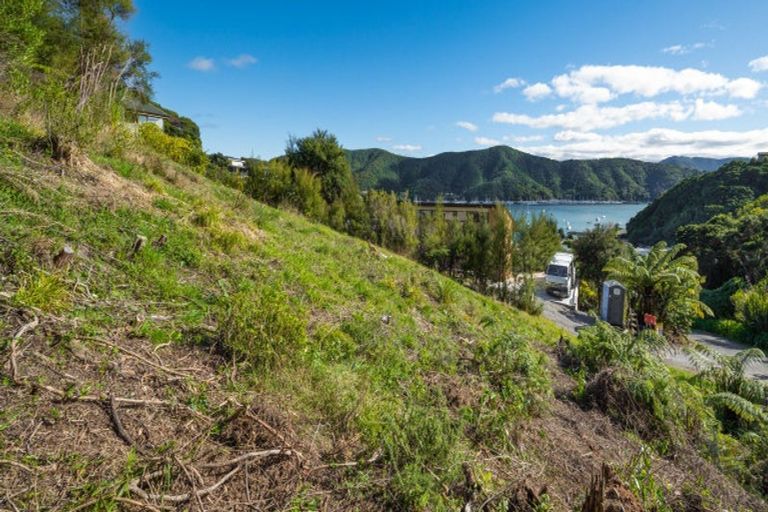 Photo of property in 24 Amelia Crescent, Waikawa, Picton, 7220