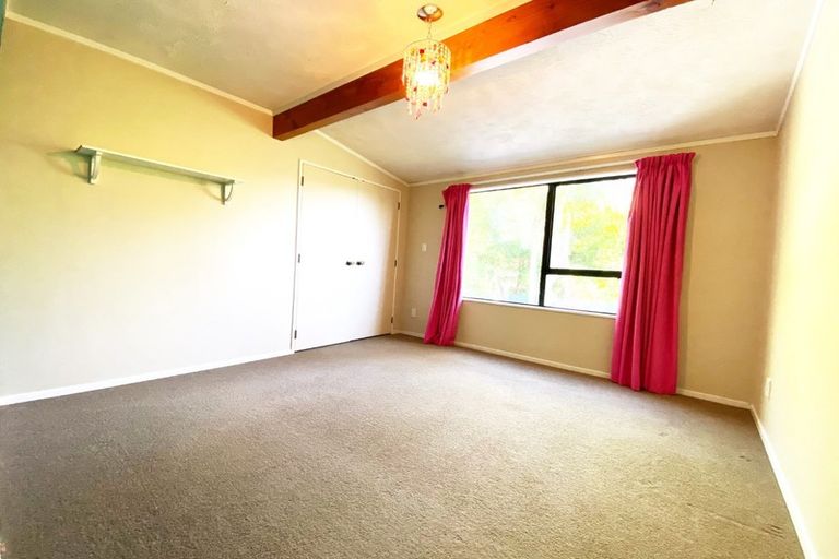 Photo of property in 14 Emery Grove, Bayview, Auckland, 0629