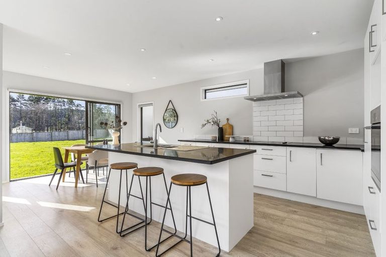 Photo of property in 17 Kahika Grove, Huapai, Kumeu, 0810