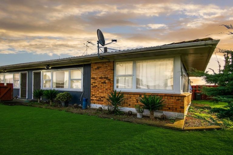 Photo of property in 1/1 Cullinan Avenue, Mangere, Auckland, 2022