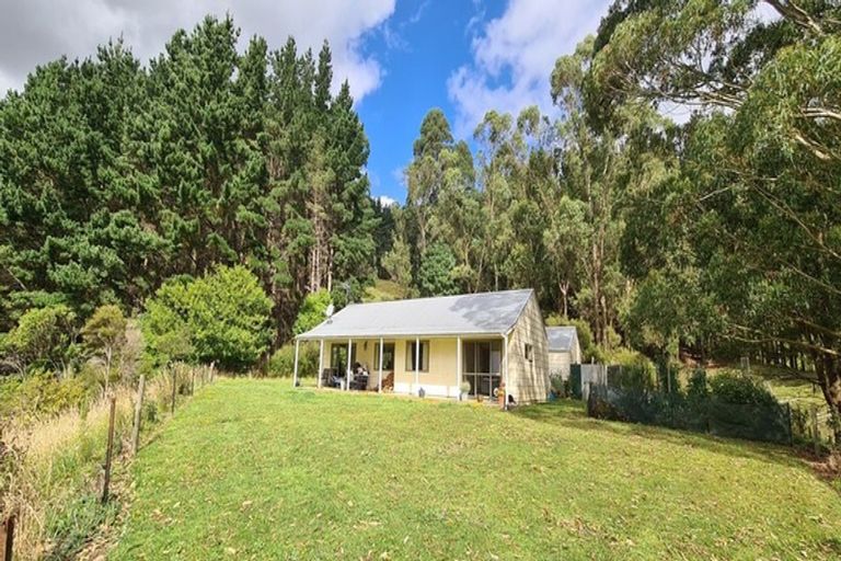 Photo of property in 70 Greens Road, Linton, Palmerston North, 4472